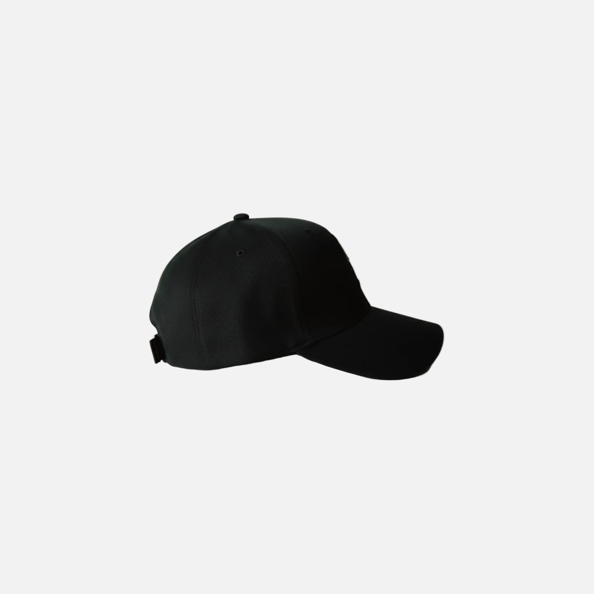 CAP BACK TO BLACK